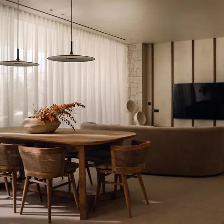 ヴィラ Valerozo - Exclusive Beachside Experience