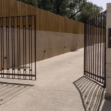 Valerozo - Exclusive Beachside Experience * アモウディ