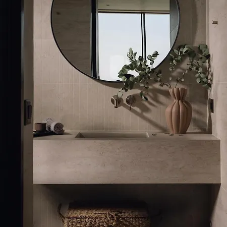 ヴィラ Valerozo - Exclusive Beachside Experience