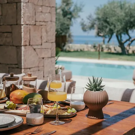 Valerozo - Exclusive Beachside Experience *