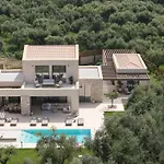 Villa Valerozo - Exclusive Beachside Experience