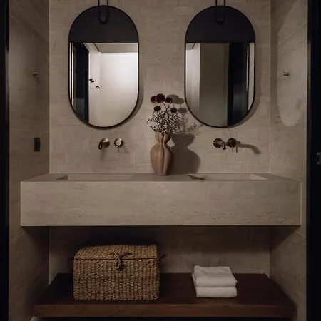 וילה Valerozo - Exclusive Beachside Experience