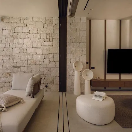 Valerozo - Exclusive Beachside Experience أمودي