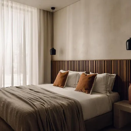 Valerozo - Exclusive Beachside Experience أمودي