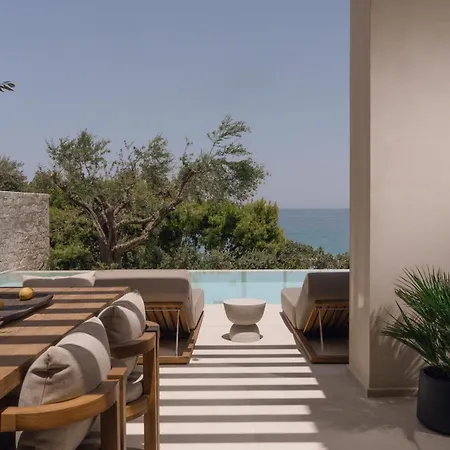 Villa Valerozo - Exclusive Beachside Experience Amoudi