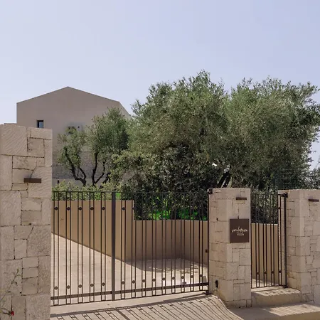 Valerozo - Exclusive Beachside Experience فيلة