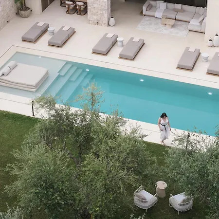 Villa Valerozo - Exclusive Beachside Experience *