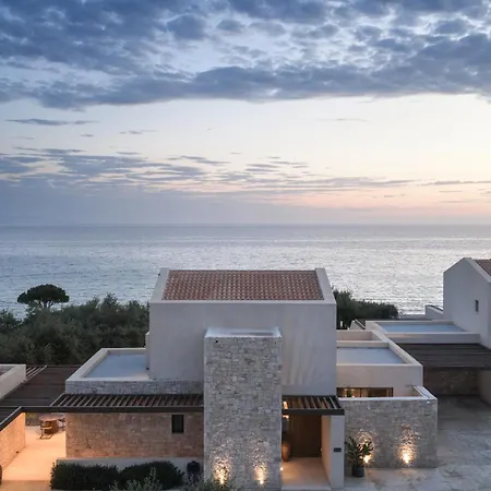 Villa Valerozo - Exclusive Beachside Experience *
