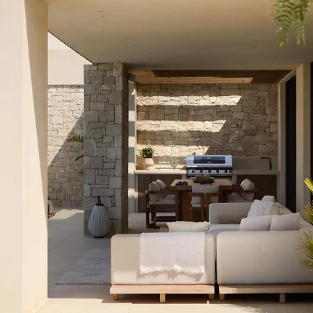 Villa Valerozo - Exclusive Beachside Experience *