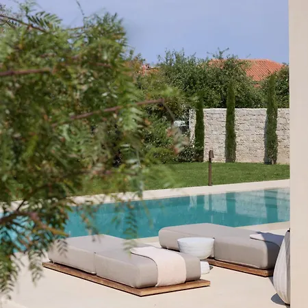 Valerozo - Exclusive Beachside Experience *