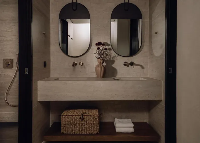 Villa Valerozo - Exclusive Beachside Experience