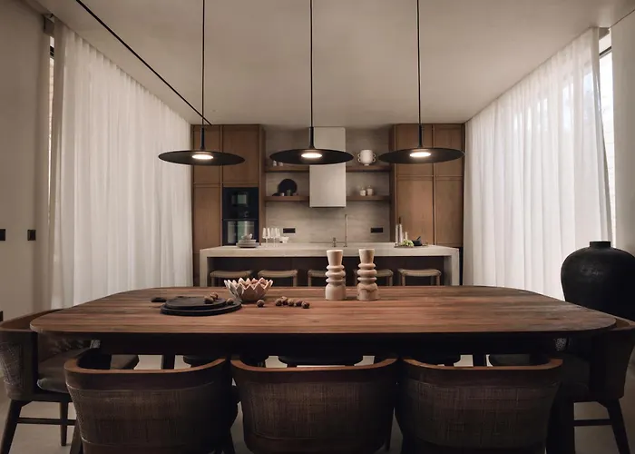 Villa Valerozo - Exclusive Beachside Experience Amoudi