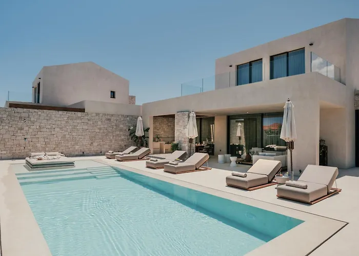 Valerozo - Exclusive Beachside Experience * Amoudi