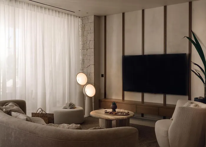 Villa Valerozo - Exclusive Beachside Experience *