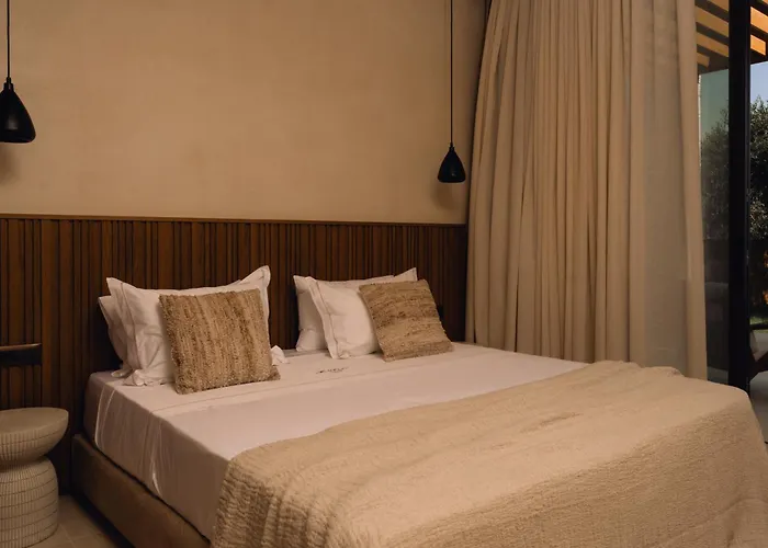 Valerozo - Exclusive Beachside Experience Amoudi