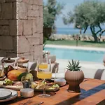 Valerozo - Exclusive Beachside Experience *