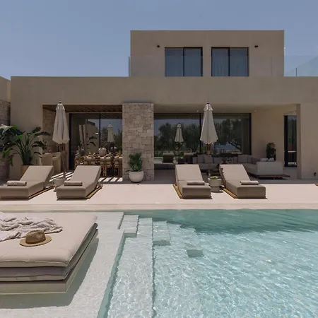 Villa Valerozo - Exclusive Beachside Experience