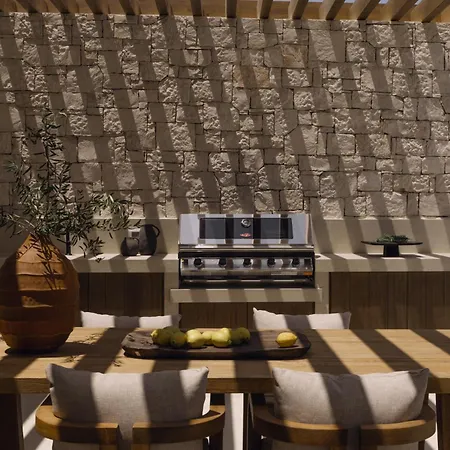 Villa Valerozo - Exclusive Beachside Experience