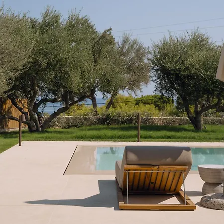 Villa Valerozo - Exclusive Beachside Experience *