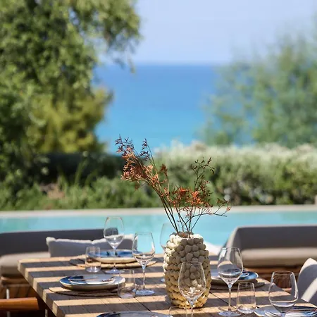 Villa Valerozo - Exclusive Beachside Experience Amúdi